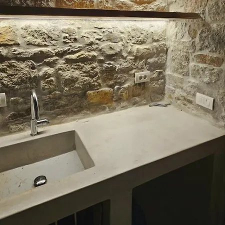 ήσυχο κυκλαδίτικο πέτρινο σπίτι Total Stone 5 * Plintri